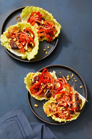 peanut chicken napa cabbage cups. low carb meals. dinnertime meals.