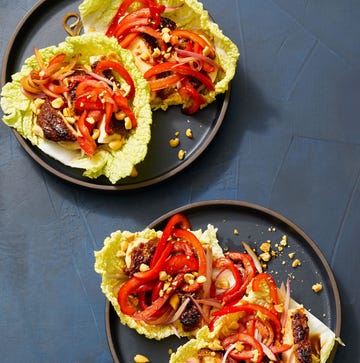 peanut chicken napa cabbage cups. low carb meals. dinnertime meals. peanut chicken napa cabbage cups. low carb meals. dinnertime meals.