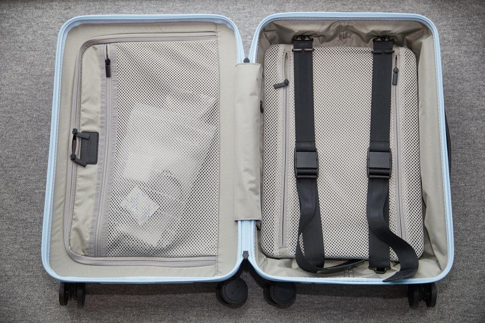 the interior compartments of a monos carry on bag