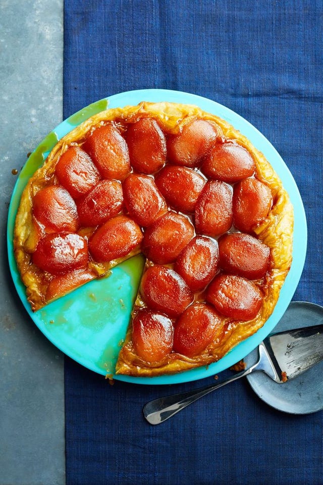 caramel apple skillet pie on a blue plate