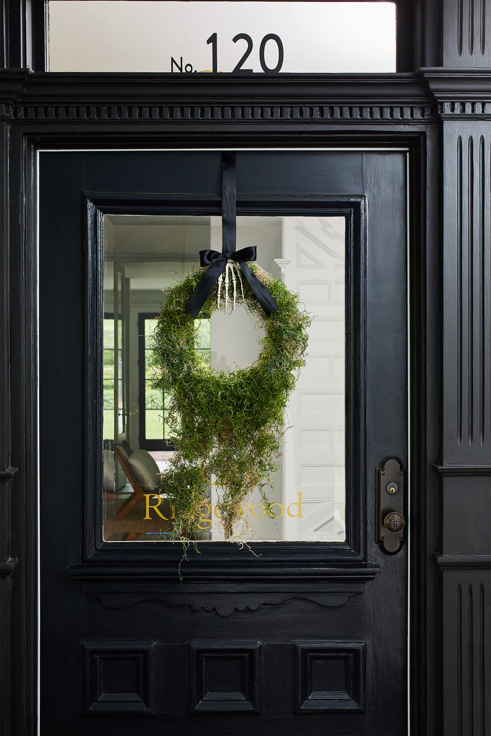 diy outdoor halloween decorations, wreath made of moss on the door
