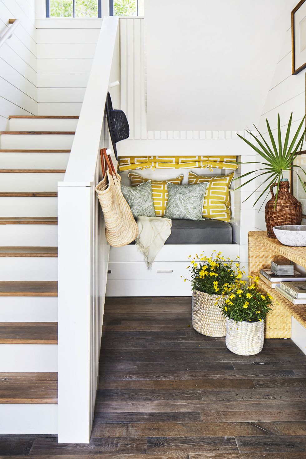 15 Chic Stair Railing Ideas to Update Your Staircase