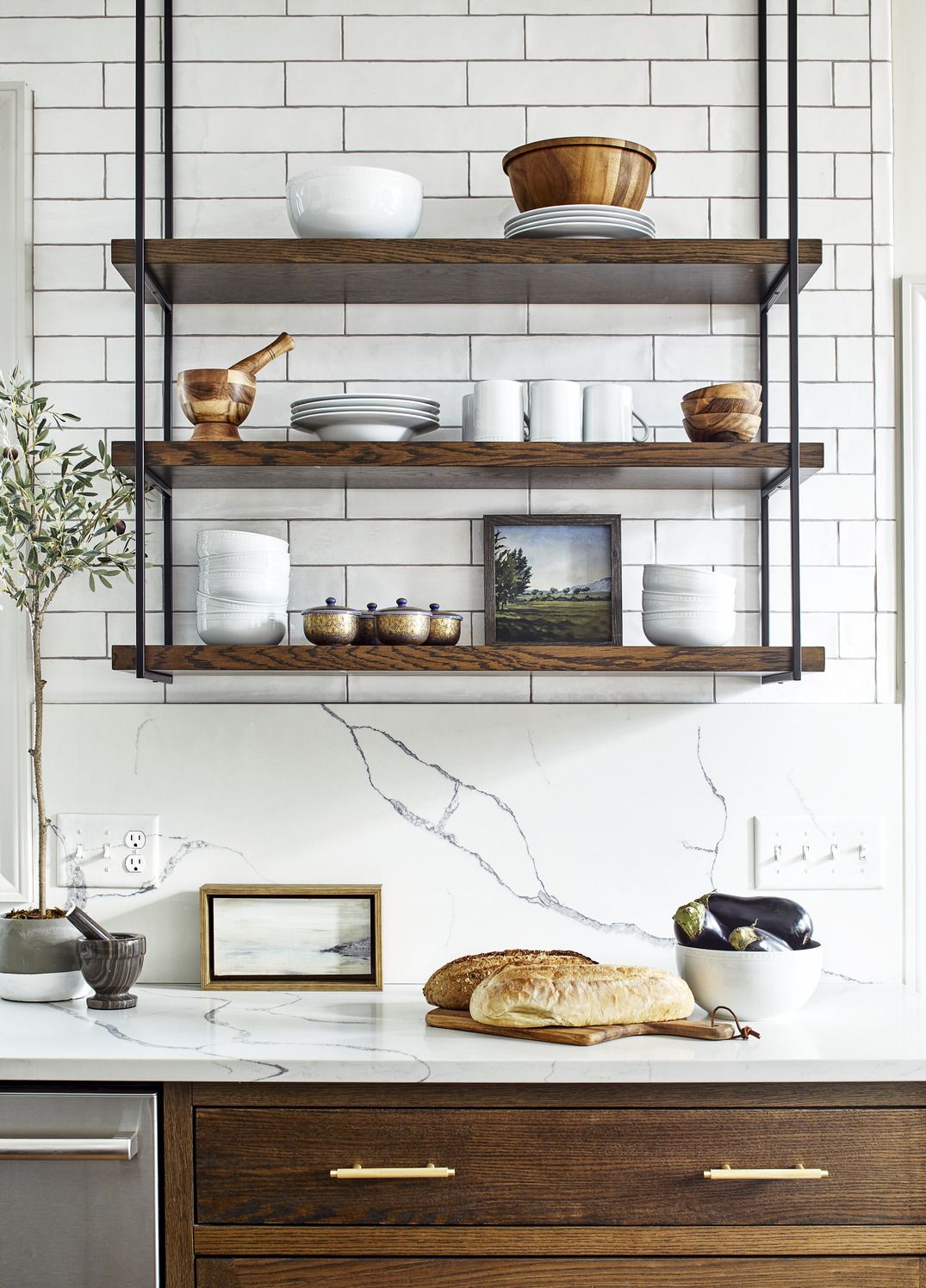 Effortless Elegance: Kitchenset Sleek Arrangement