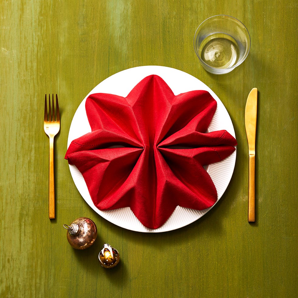 6 Linen Napkin Folding Ideas That Take Less than Two Minutes