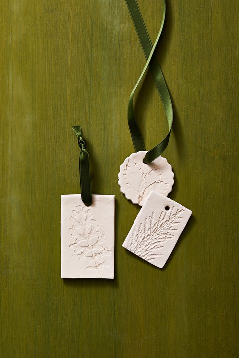 diy christmas ornaments made of stamped clay