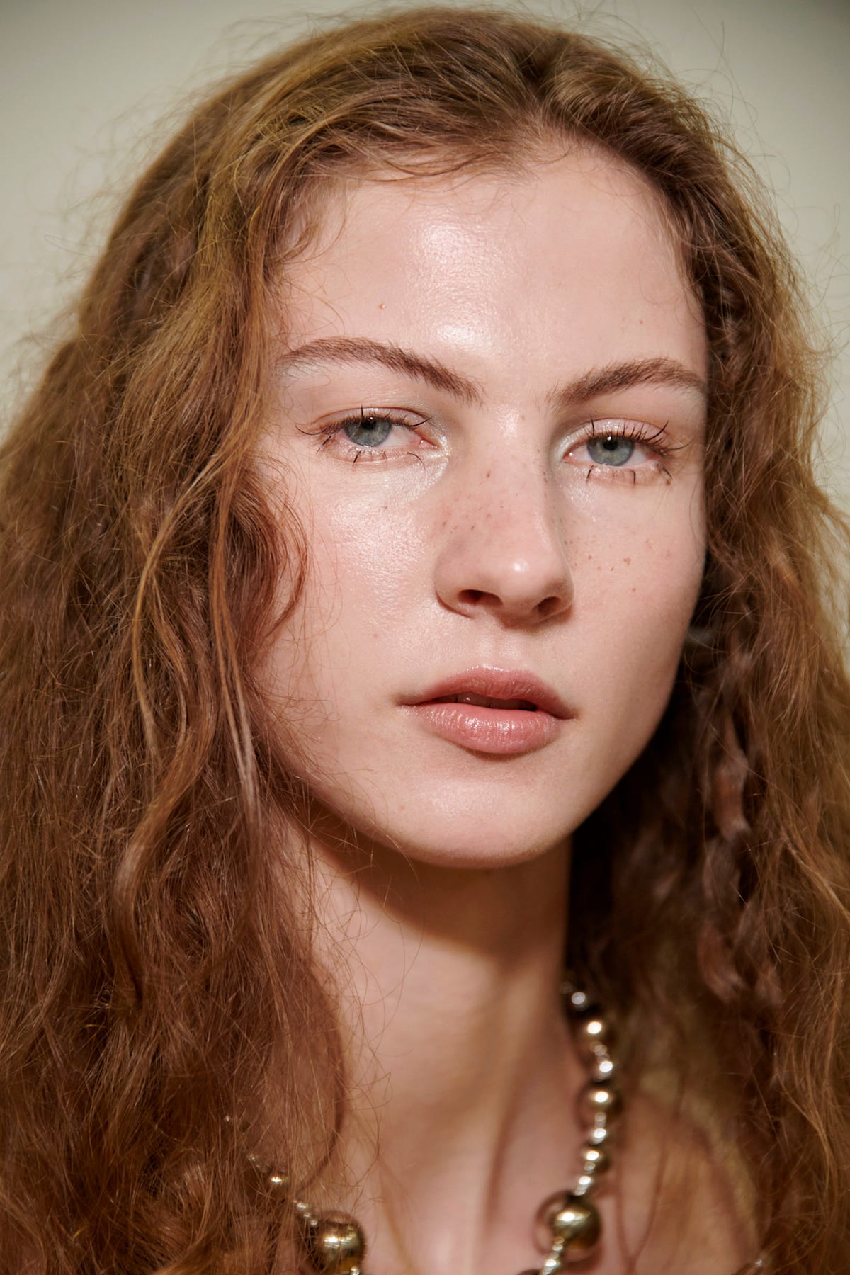 Las Mejores Máscaras de Pestañas Transparentes para un Look Natural