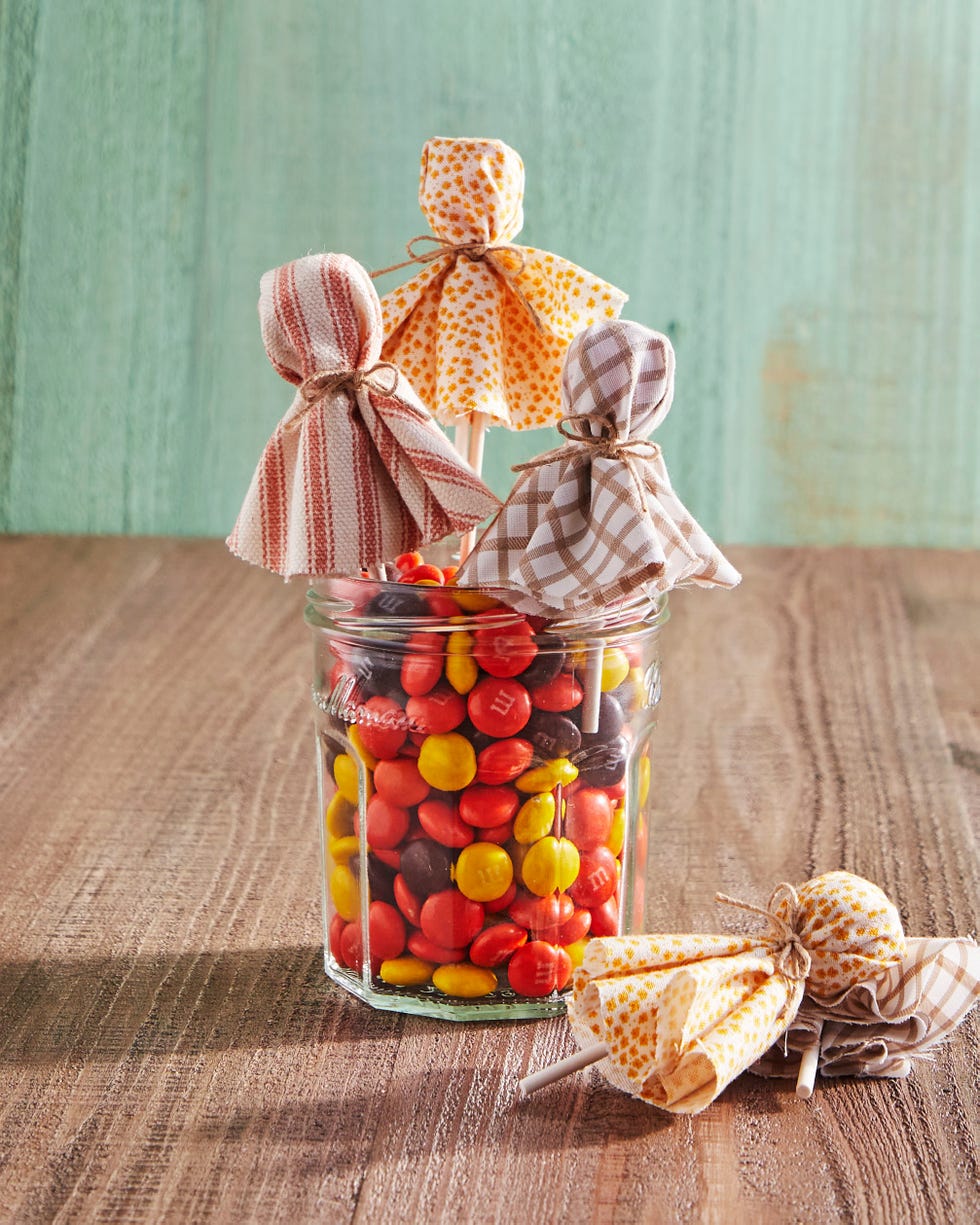 Lollipop ghosts wrapped in pieces of fabric in fall actitivies roundup lollipop ghosts wrapped in pieces of fabric in fall actitivies roundup