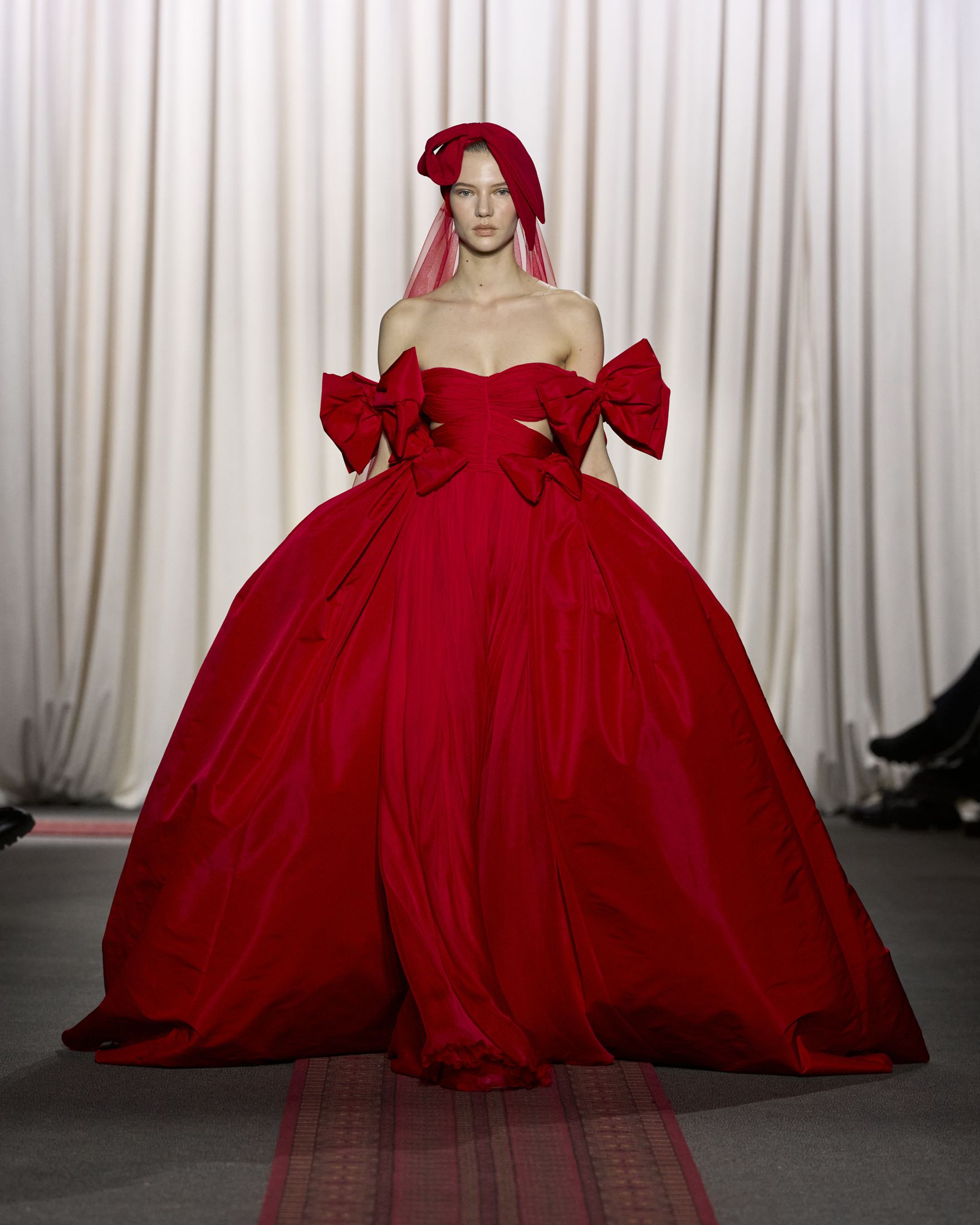 Giambattista Valli Spring 2025 Couture Review: A Moroccan