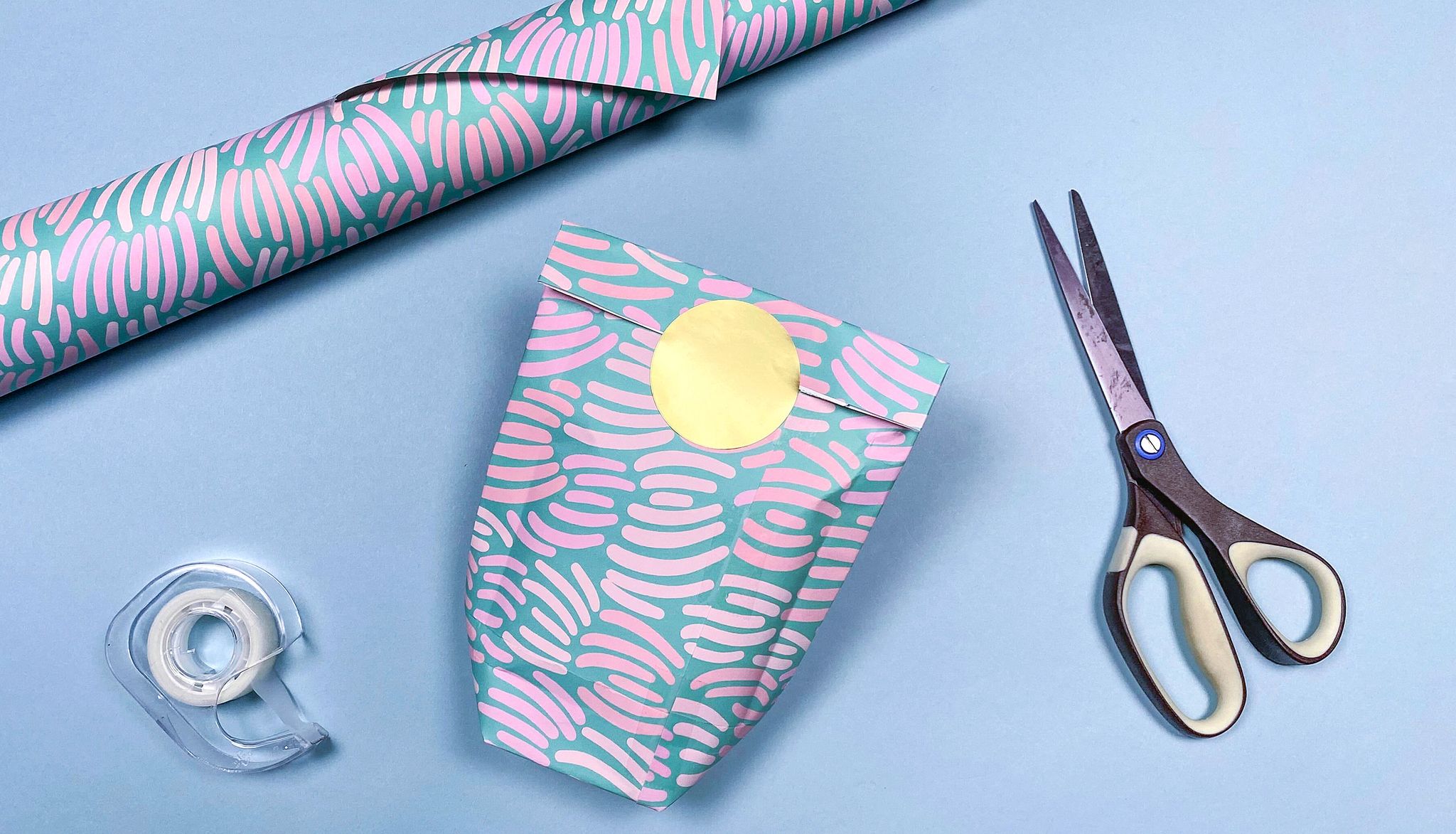 How to Make a Gift Bag Out of Wrapping Paper: 6 Easy Steps