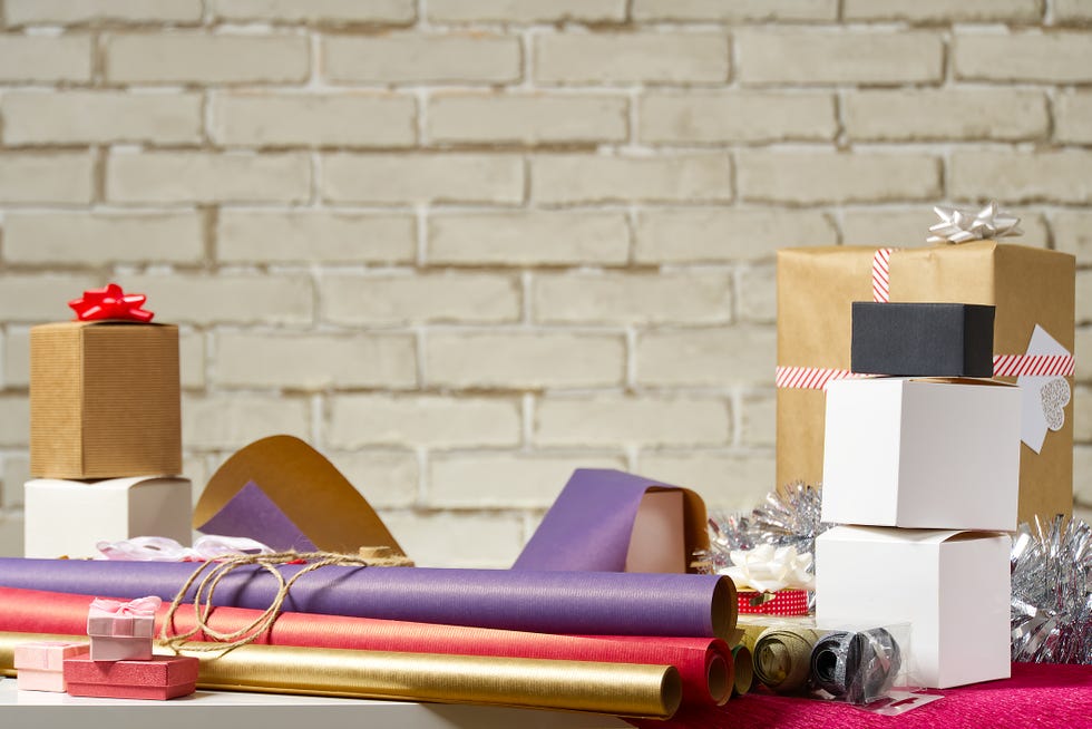 gift wrapping station
