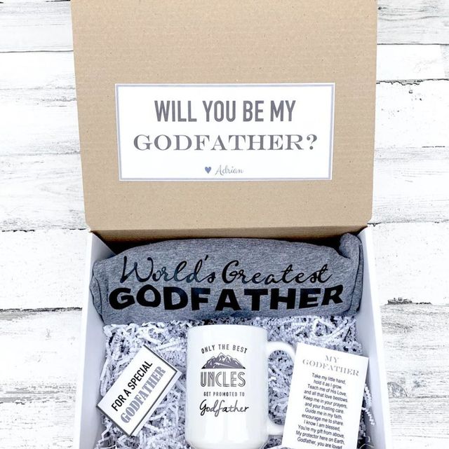 https://hips.hearstapps.com/hmg-prod/images/gifts-for-godfather-1652995861.jpg?crop=1.00xw:0.890xh;0,0&resize=640:*
