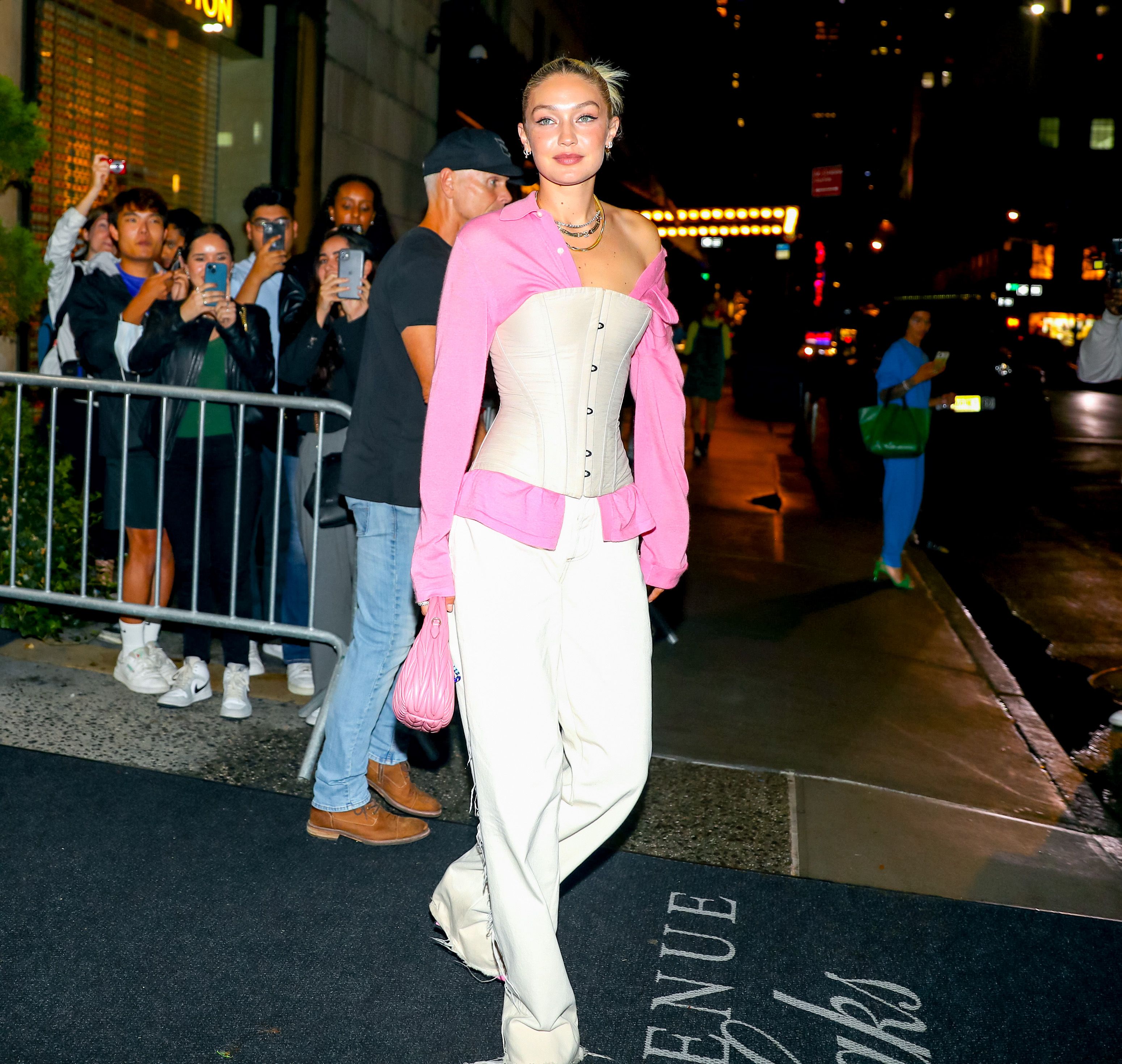 Gigi HadidのInstagramに触発された6つの秋のニット•予算ファッショニスタ