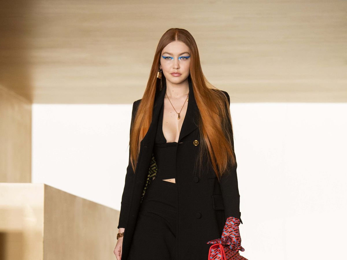Gigi Hadid makes her catwalk comeback for Versace