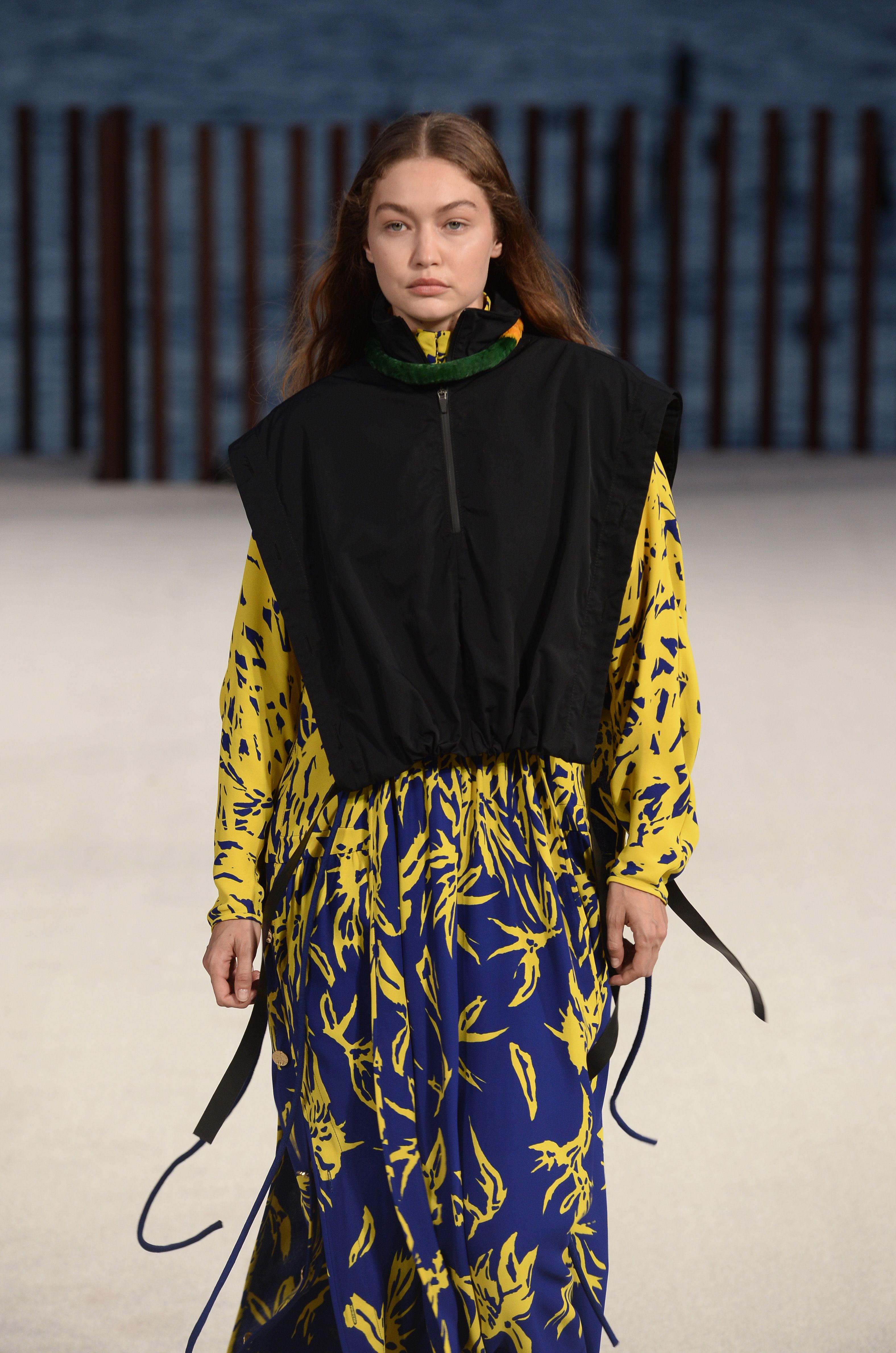 Gigi Hadid Shut Down the Runway at Proenza Schouler and Moschino During New  York Fashion Week