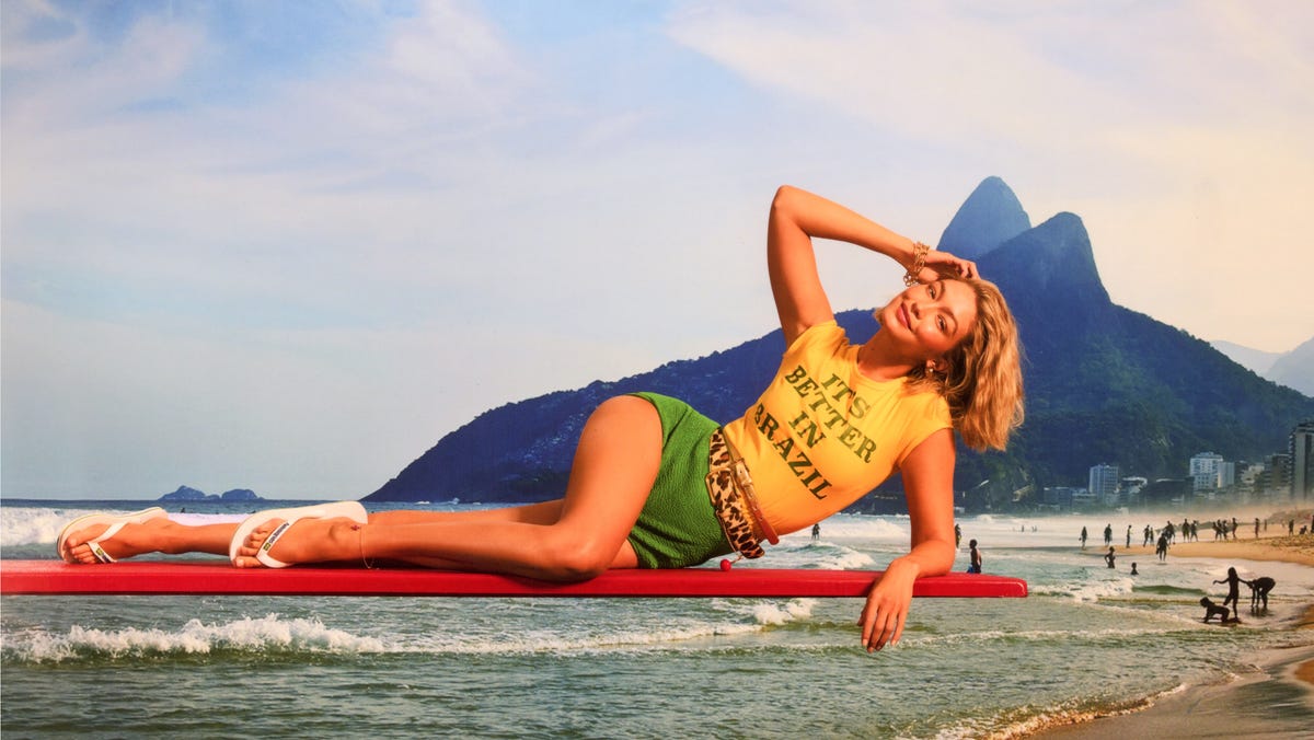 Gigi Hadid x Havaianas*定番トップ*ジジロゴ入り*VERDE COSTA Exclusive: Gigi Hadid Havaianas Interview