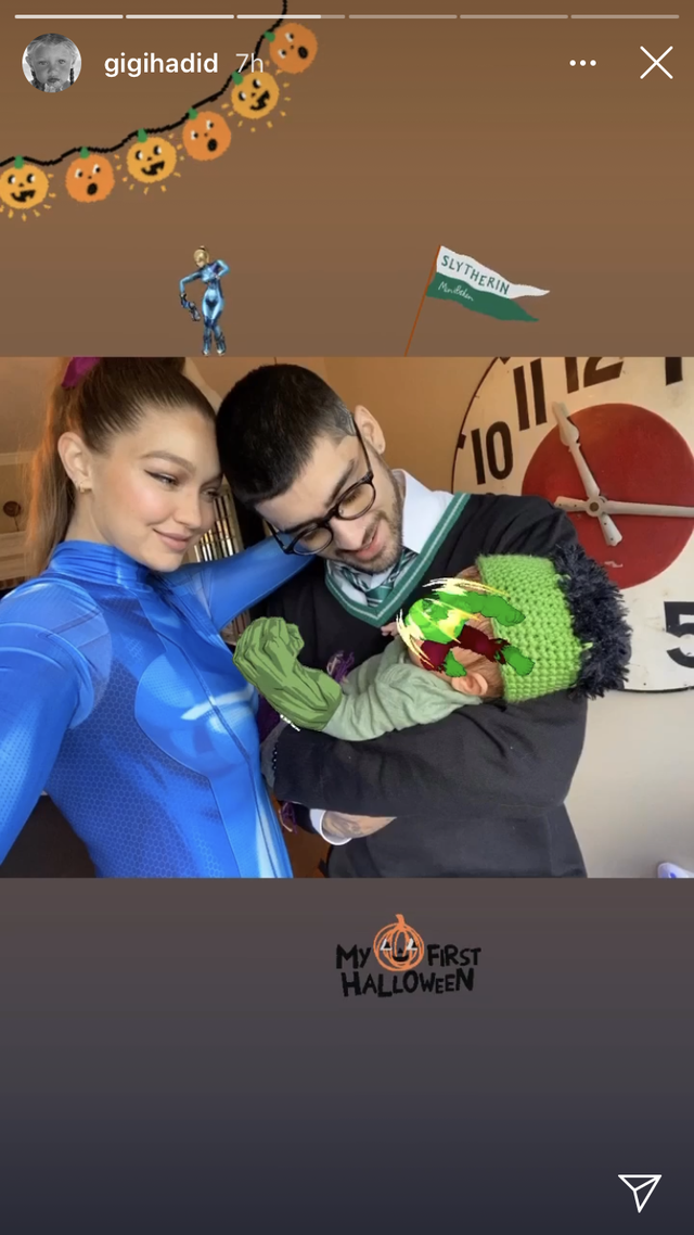 Gigi Hadid and Zayn Malik tease look at baby daughter in Gucci Christmas  outfit - Mirror Online