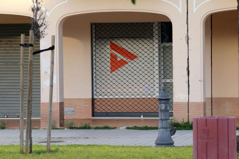puerta de un gimnasio