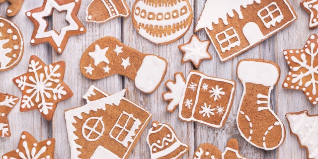 https://hips.hearstapps.com/hmg-prod/images/gingerbread-cookies-1537380993.jpg?crop=0.984xw:0.984xh;0,0.00321xh&resize=640:*