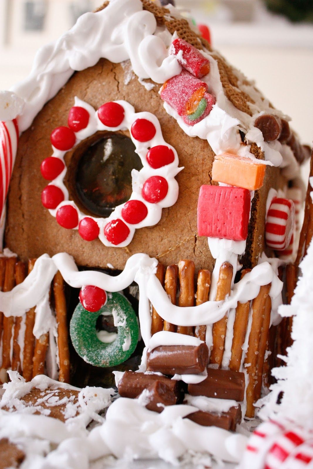 26 Best Gingerbread House Ideas 2023   Gingerbread House Ideas Candy Gingerbread House 64e62b49bd537 