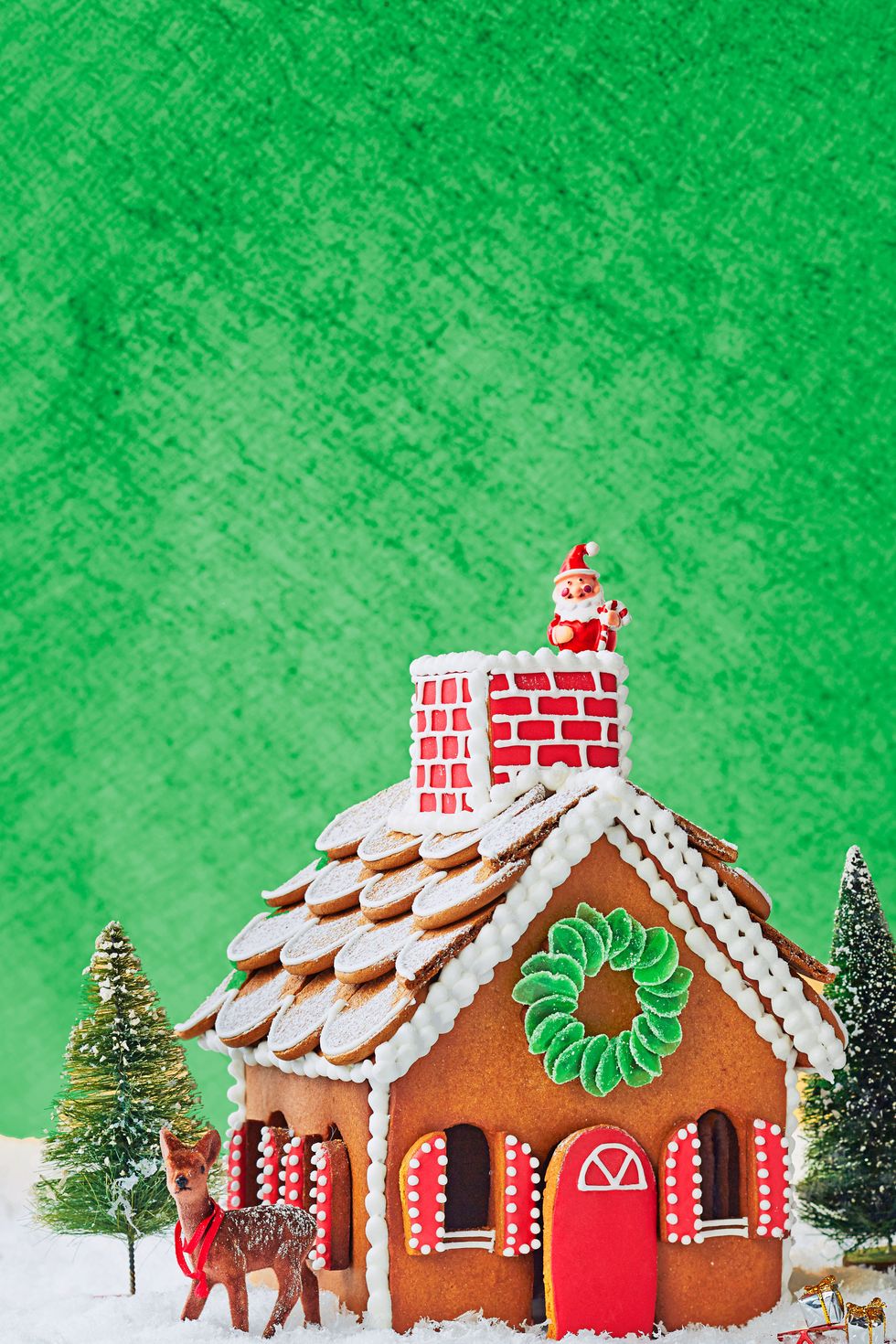 55 Best Gingerbread Houses - Pictures of Gingerbread House Design
