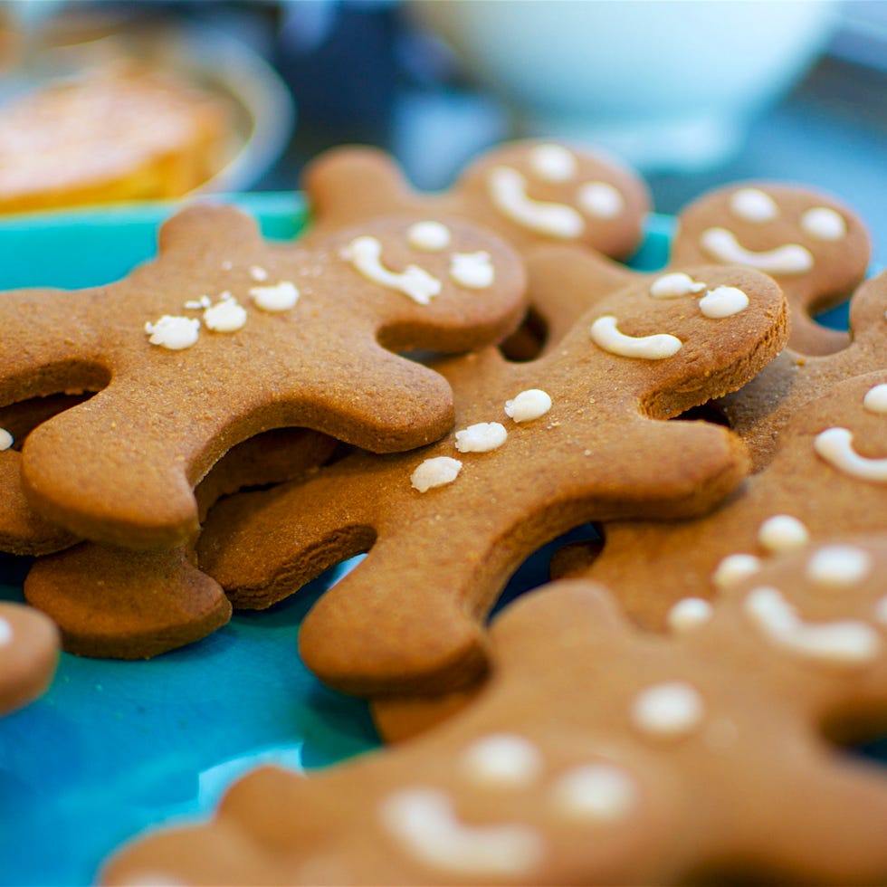 Gingerbread Men On Baking Sheet High-Res Stock Photo - Getty Images