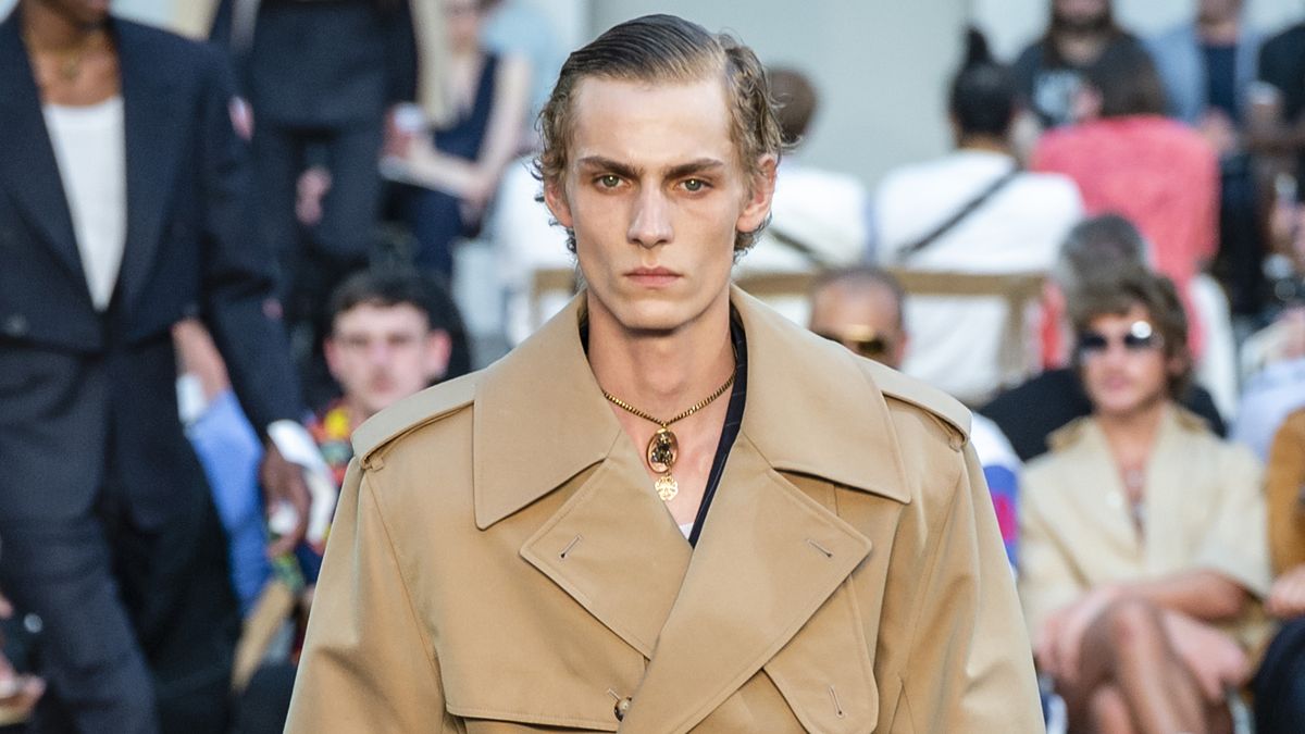 Louis Vuitton uomo accessori 2020: ciondoli, gioielli e un nuovo