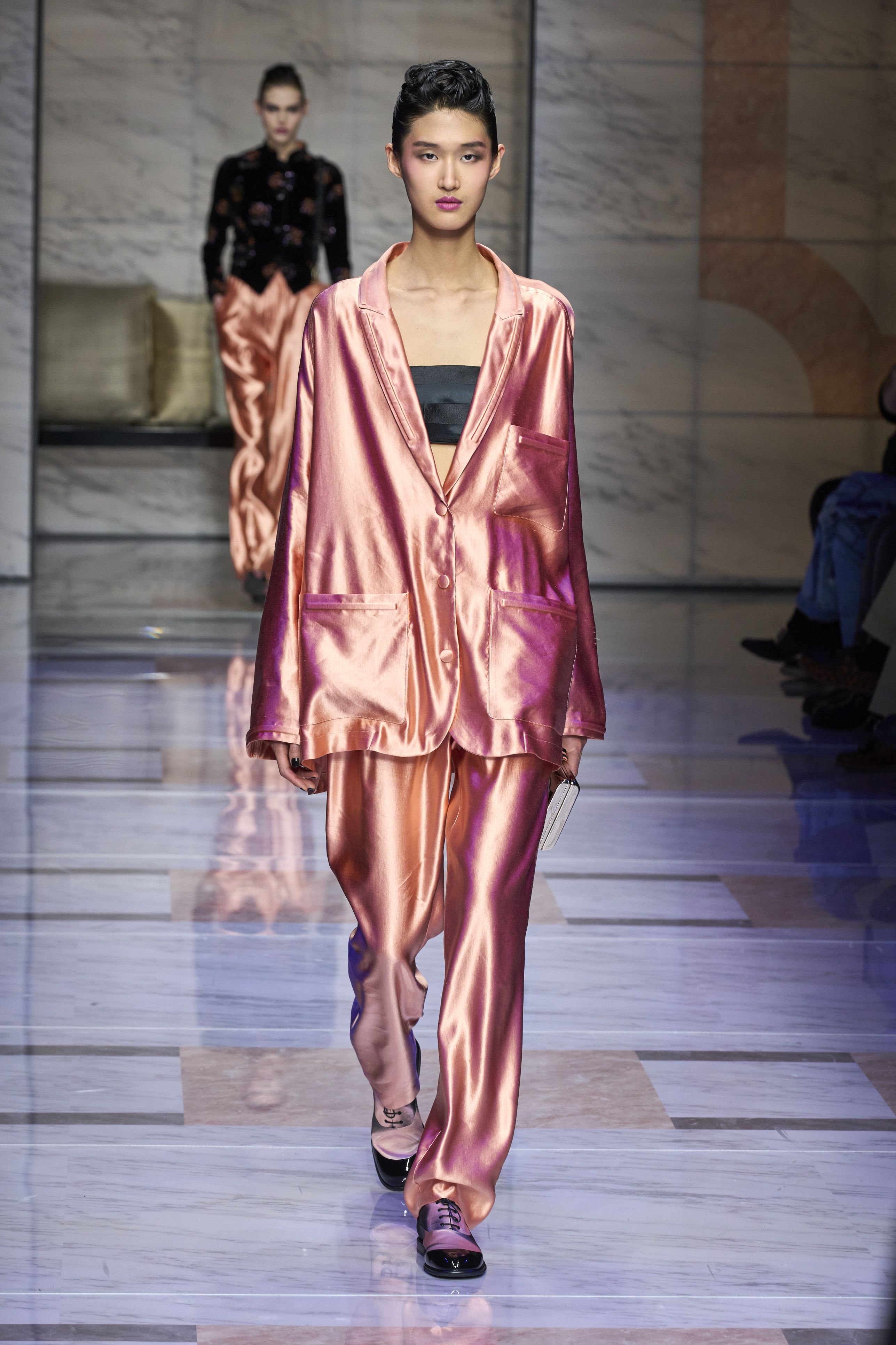 Giorgio Armani Went for Plush Fabrics, Soft Tailoring for Fall 2023 – WWD