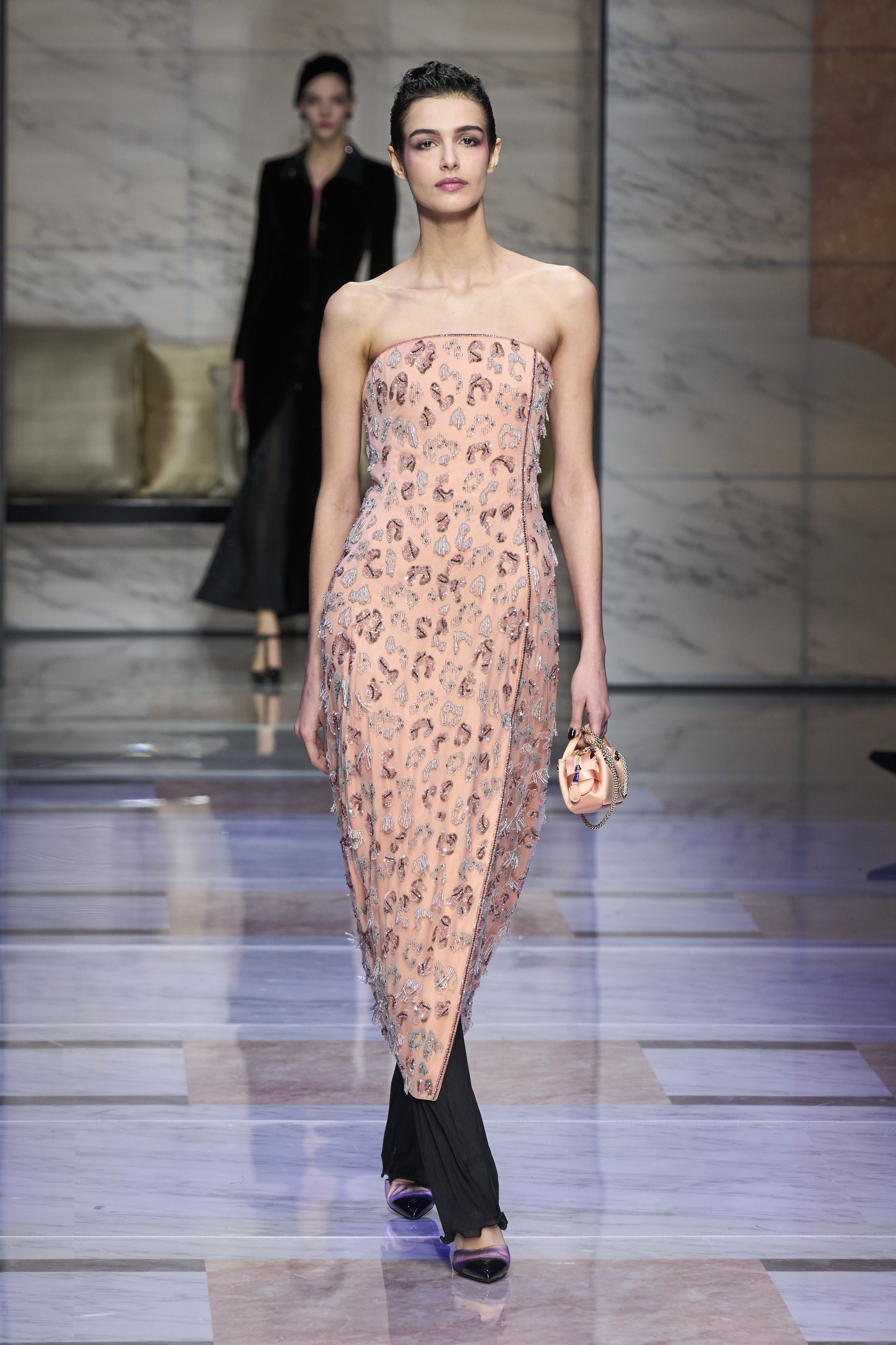 Giorgio Armani Went for Plush Fabrics, Soft Tailoring for Fall 2023 – WWD