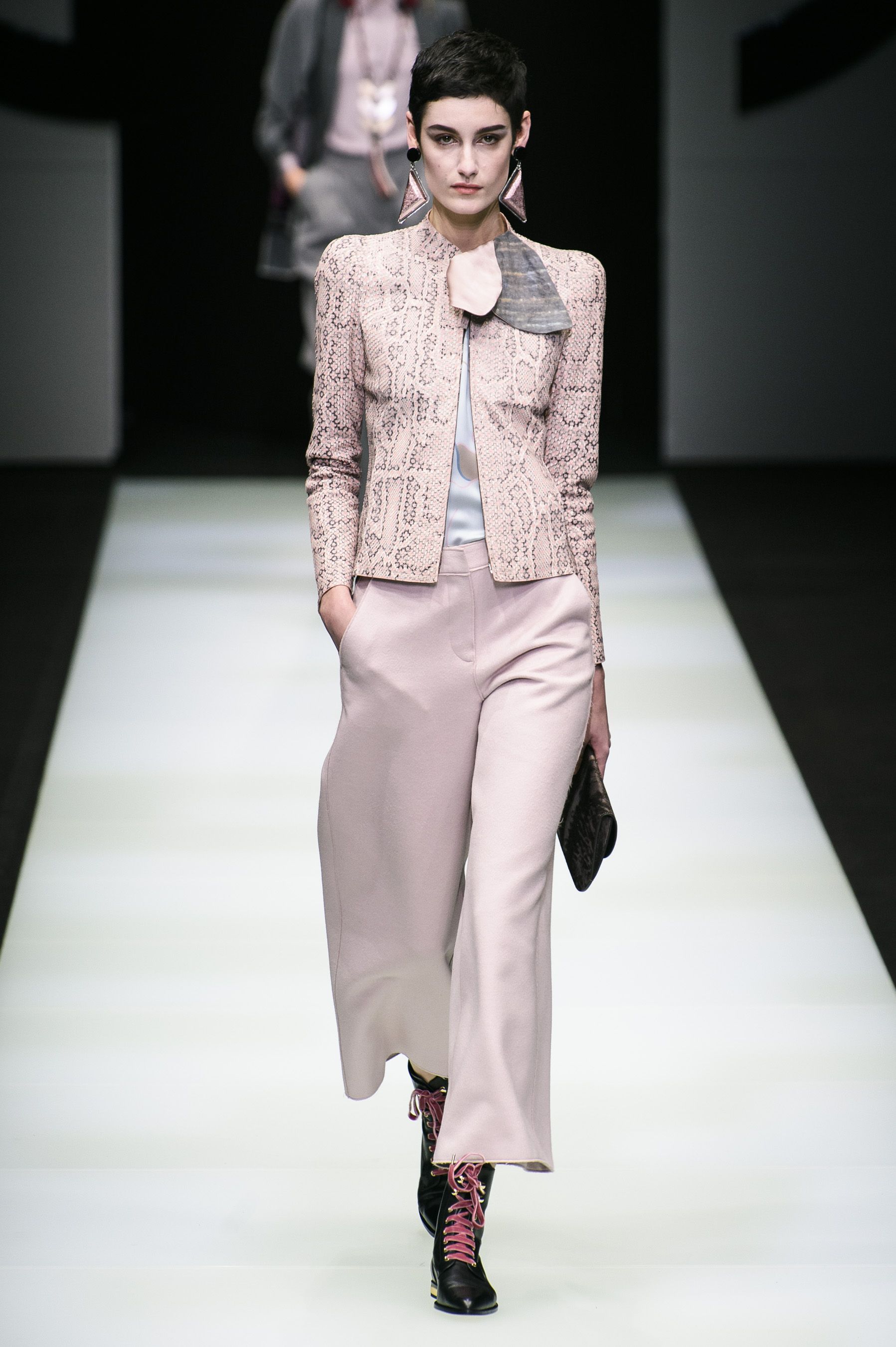 96 Looks From Giorgio Armani Fall 2018 MYFW Show Giorgio Armani Runway at Milan Fashion Week