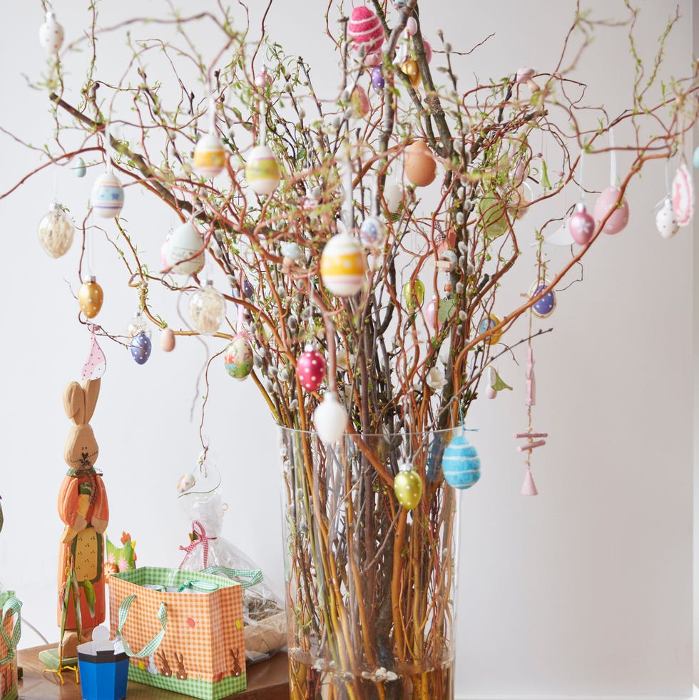 Large Easter tree