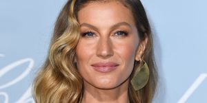 gisele bündchen goes topless in first campaign since divorce was announced