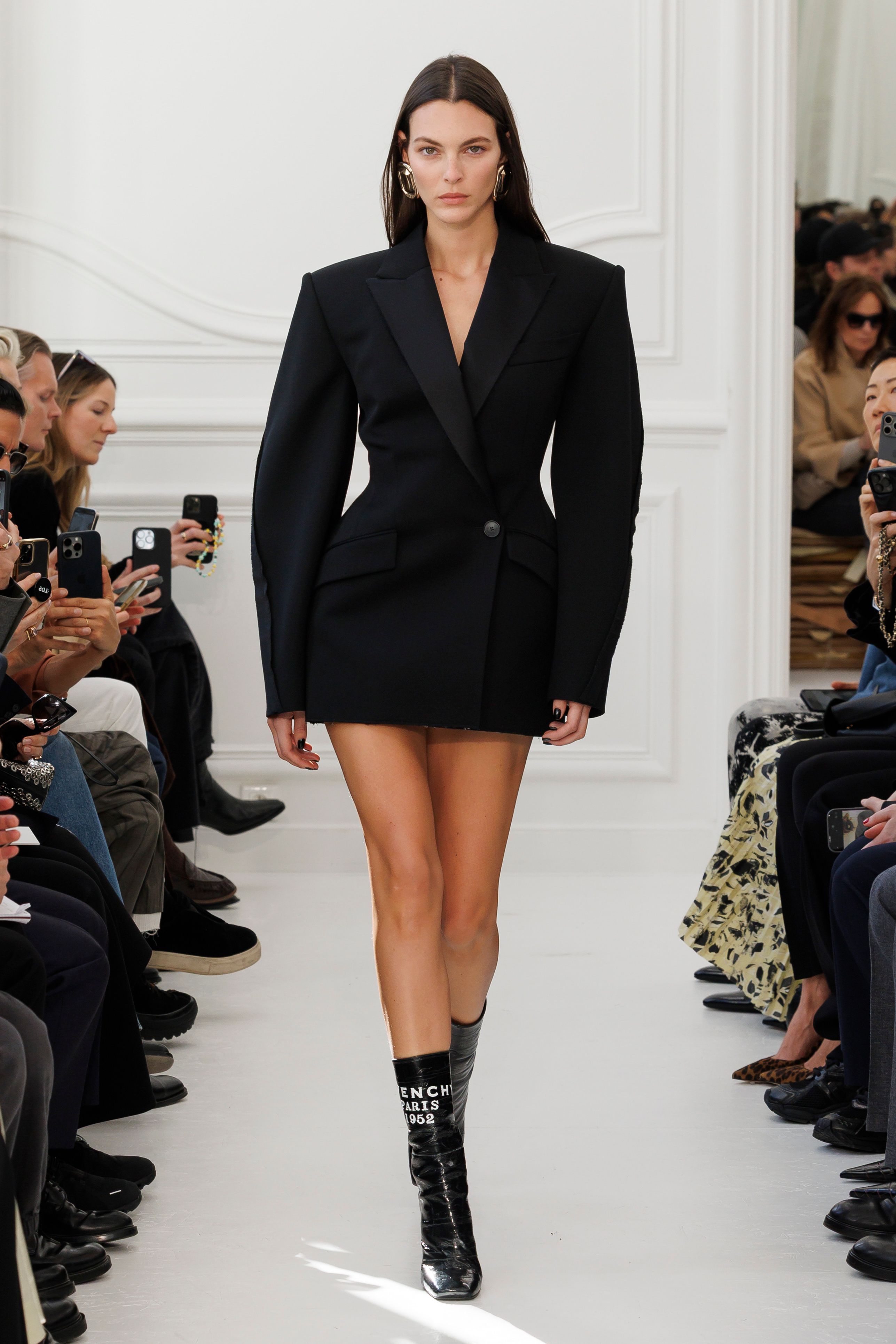 ジバンシィ(GIVENCHY)2025-26秋冬コレクション | ファッション ジバンシィ(GIVENCHY)2025-26秋冬コレクション | ファッション