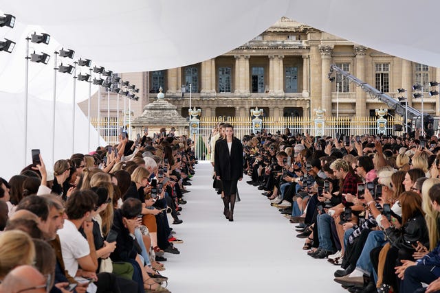 La sfilata di Louis Vuitton Primavera Estate 2024 (FOTO)