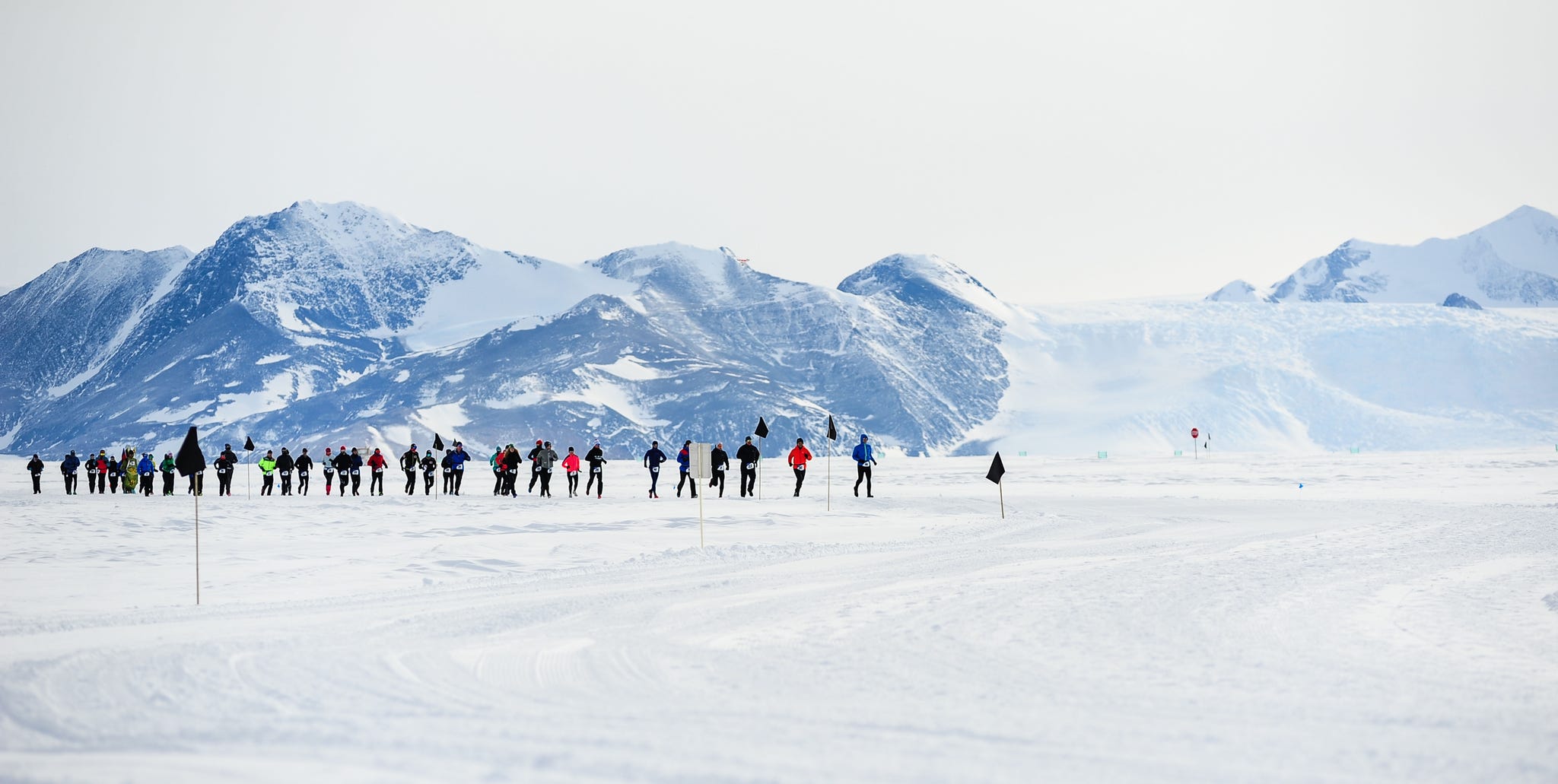 Snow, Mountainous landforms, Glacial landform, Mountain, Winter, Piste, Ice cap, Mountain range, Geological phenomenon, Arctic, 