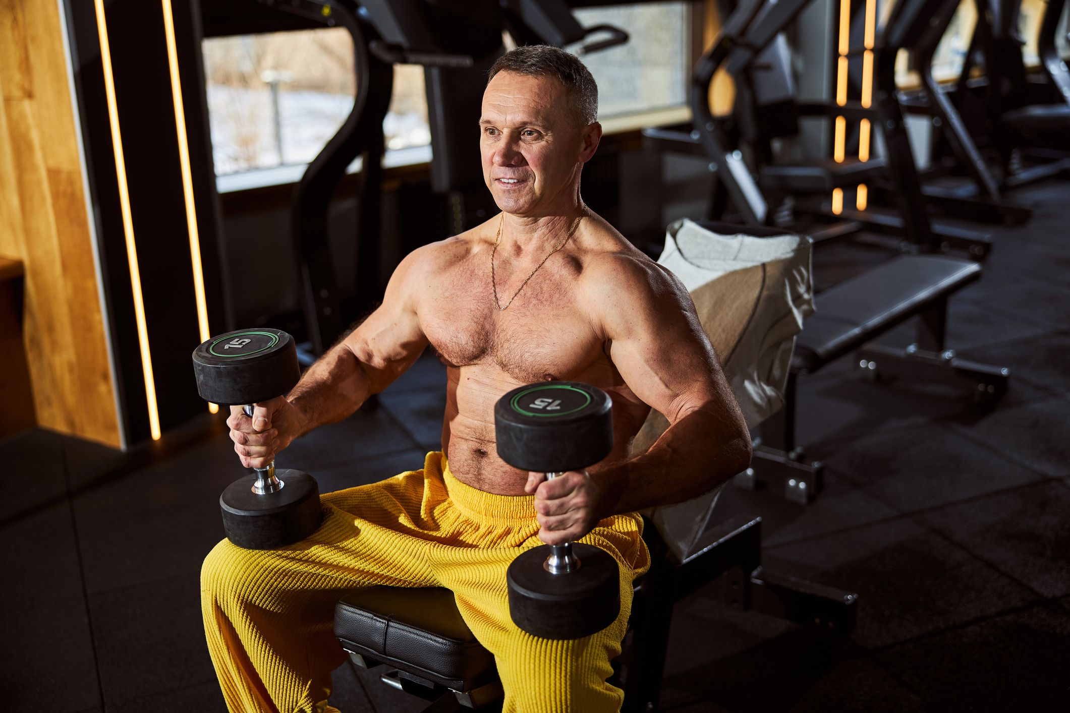 Men Over 40 Use the Dumbbell Incline Curl to Build Bigger Biceps