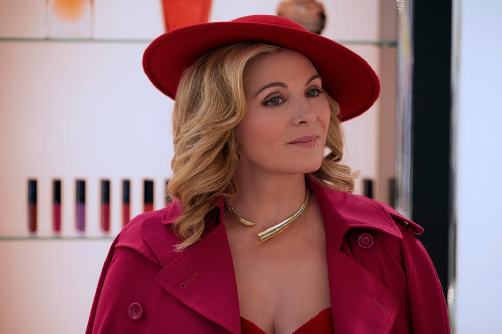 glamorous kim cattrall as madolyn in episode 101 of glamorous cr amanda matlovichnetflix © 2023