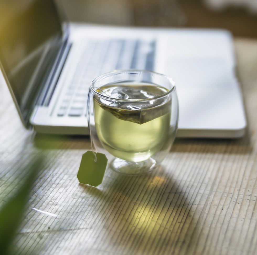 綠茶有助健康又抗衰老！喝綠茶的4大好處與最佳飲用時機，還能減重