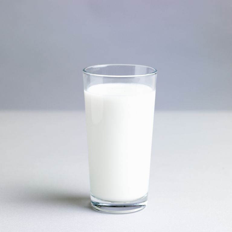 風邪のときには避けるべき飲み物　牛乳
