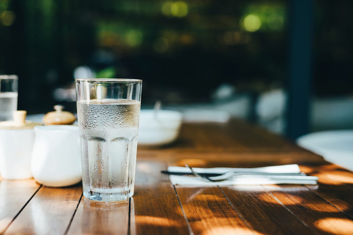 Why we should be served a glass of water with every alcoholic drink