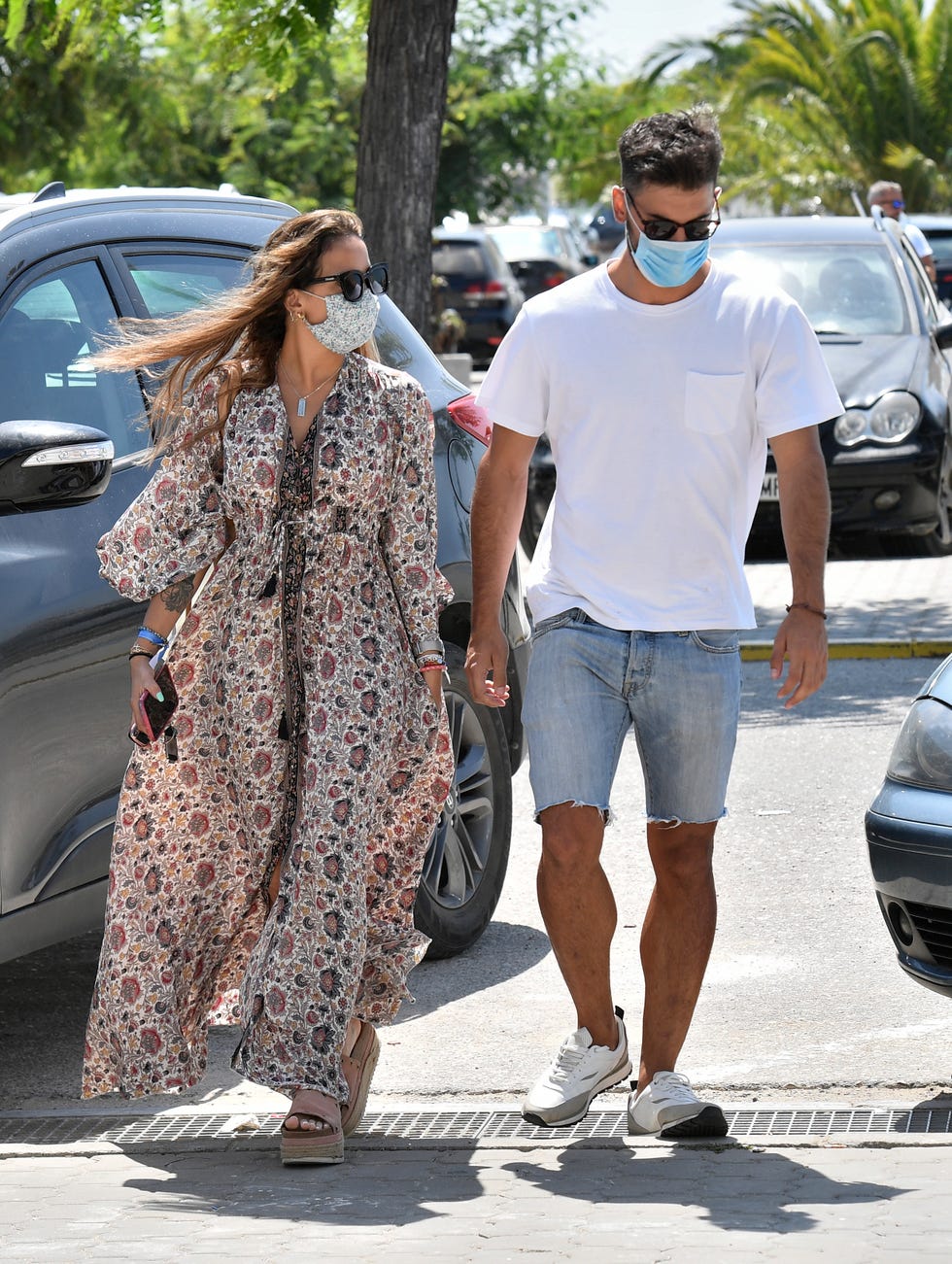 gloria camila con su padre josé ortega cano y su novio david en el puerto de chipiona