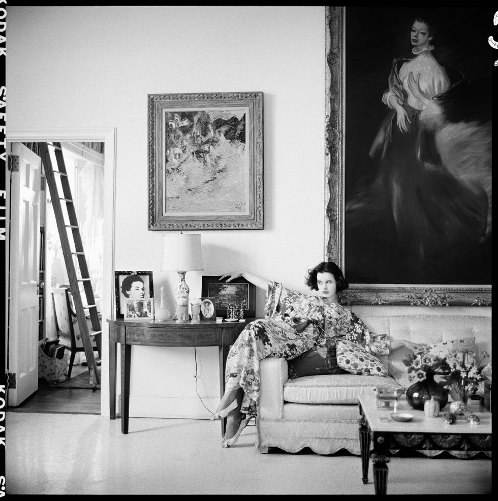 gloria vanderbilt, 10 gracie square, new york, may 1956