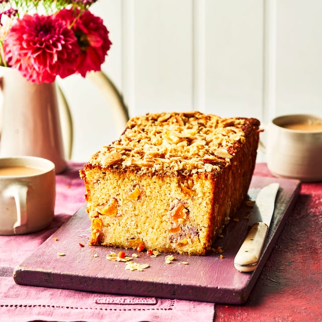 gluten free peach and almond crumble loaf