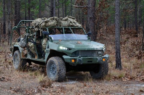 the 5,000 pound gm defense infantry squad vehicle was uniquely engineered to fulfill military requirements and designed to provide rapid ground mobility the expeditionary isv is light enough to be sling loaded from a uh 60 blackhawk helicopter and compact enough to fit inside a ch 47 chinook helicopter for air transportability