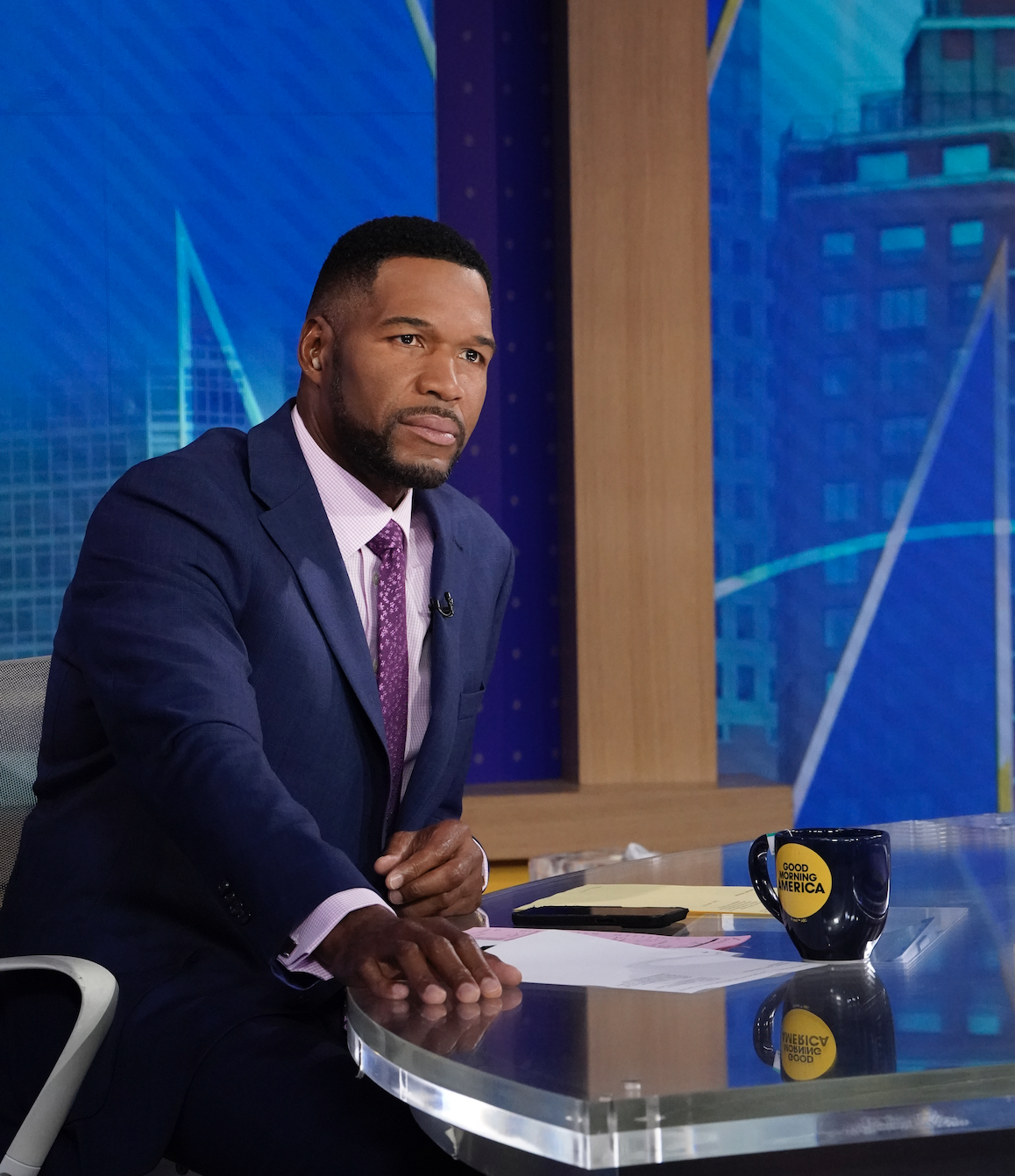 'GMA' Fans Hold Back Tears After Michael Strahan Accidentally “Scares ...