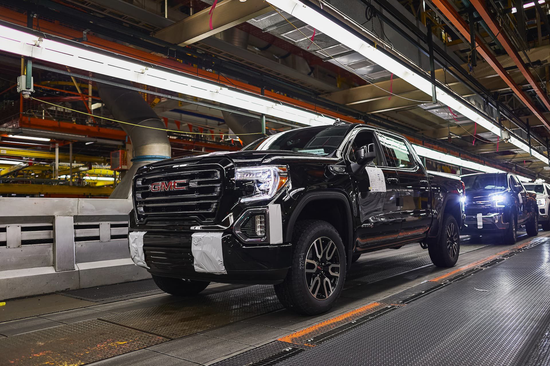 Refreshed 2022 Silverado, GMC Sierra Production Delayed