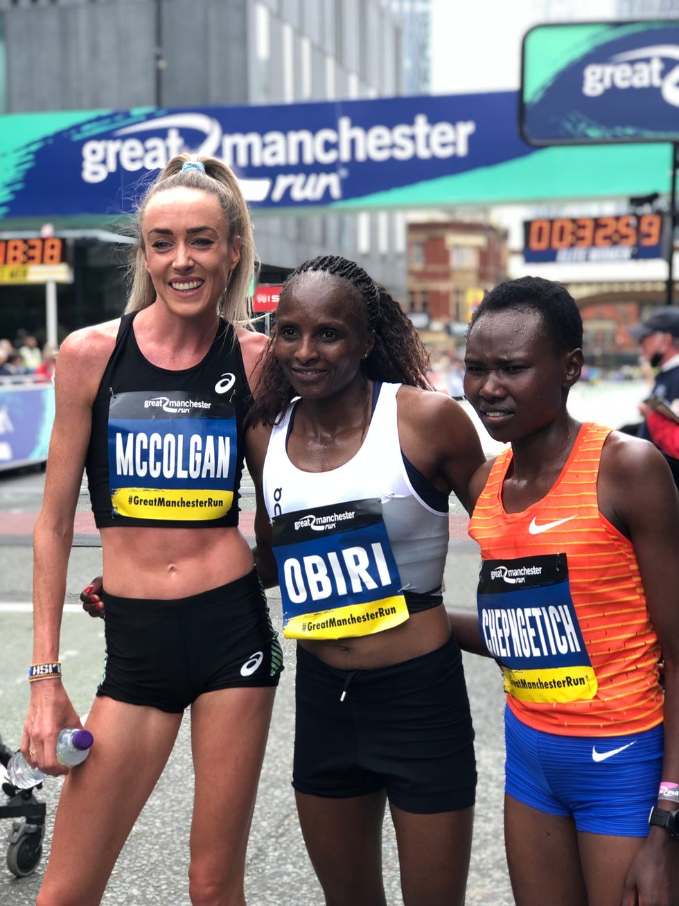 participants standing together after the great manchester run