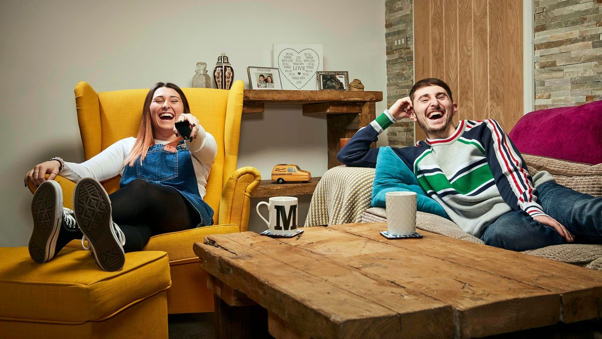 preview for Gogglebox star Pete reveals he's going to be a father (Channel 4)