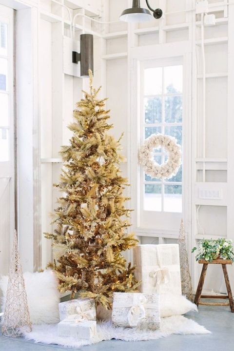 gold christmas tree decorations