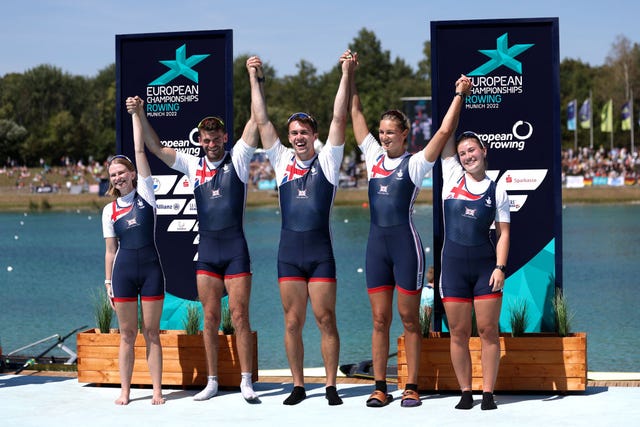 British para-rowing team win gold just days before cox's third round of ...