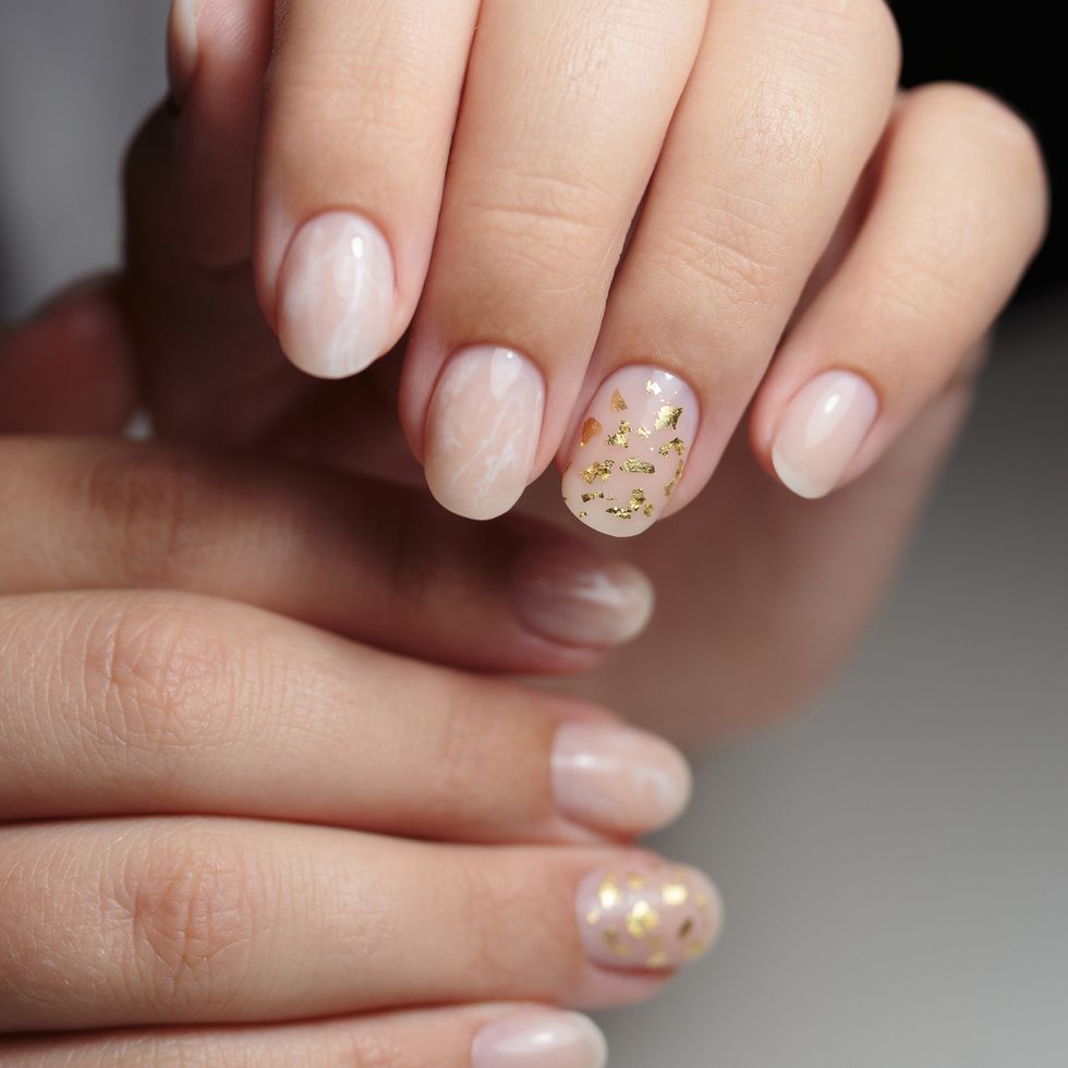 20 Gold Foil Nail Designs to Make You Look Radiant